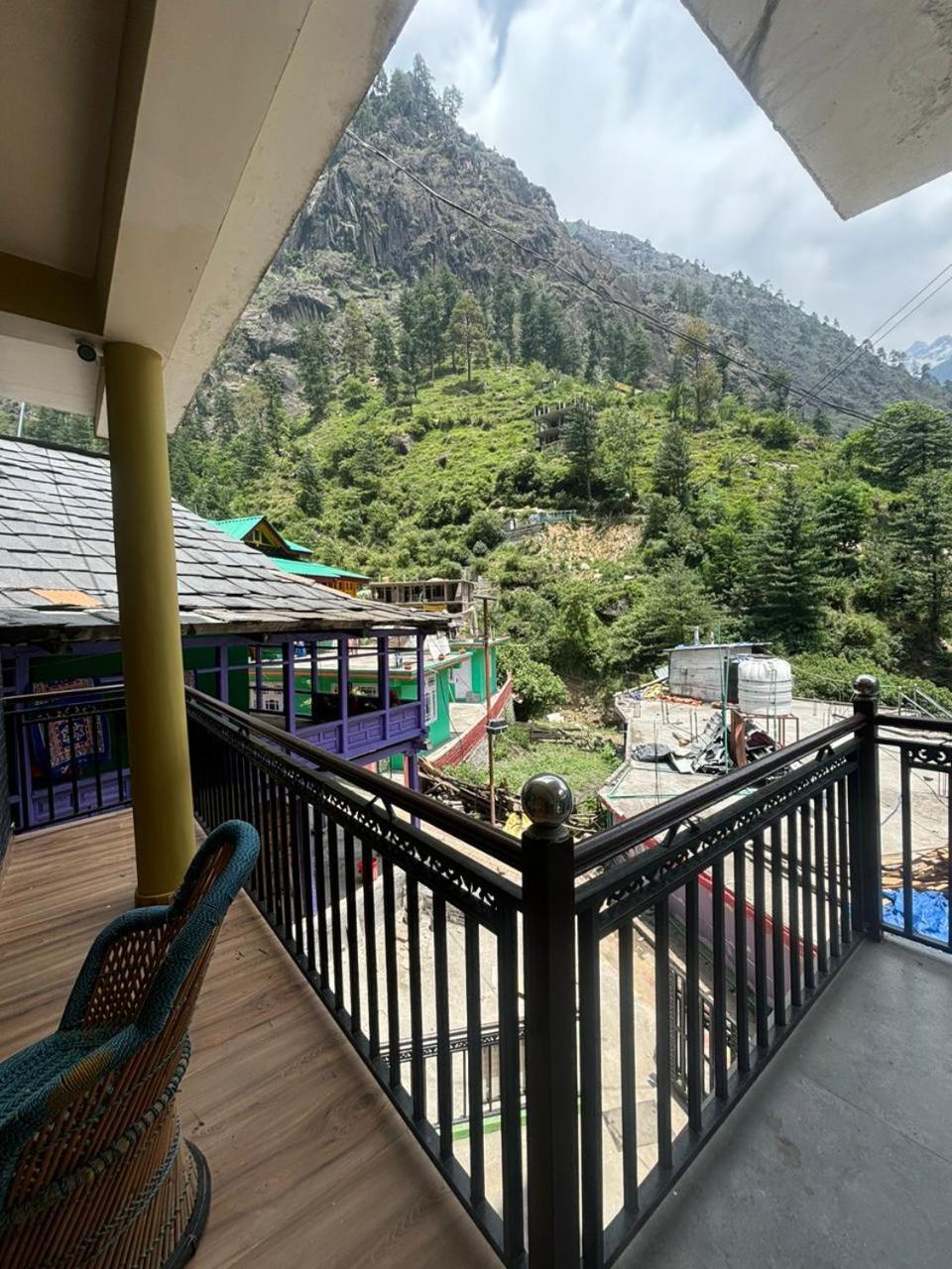 Pahadirovers Homestay & Cafe 卡索尔 外观 照片