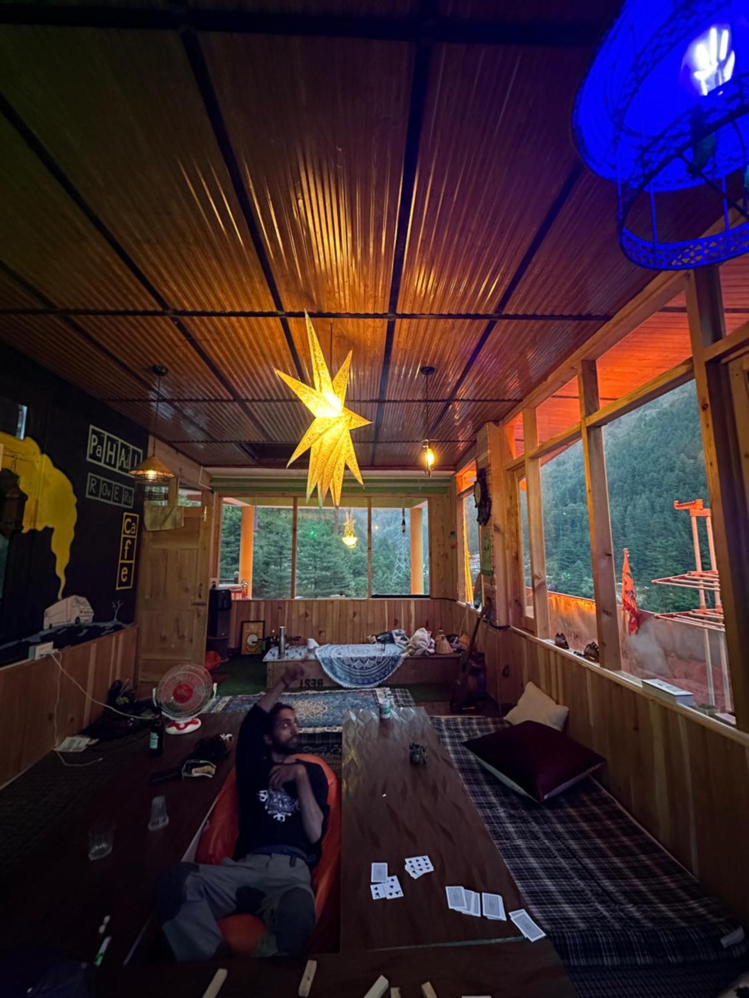 Pahadirovers Homestay & Cafe 卡索尔 外观 照片