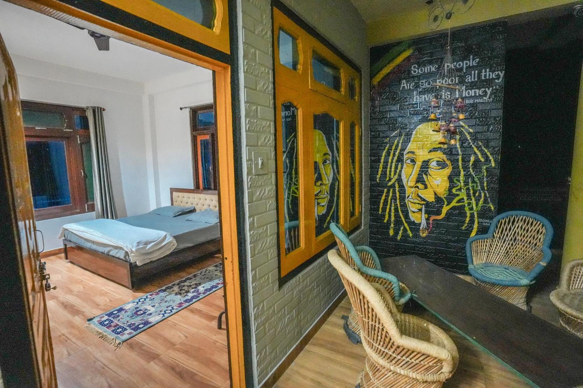Pahadirovers Homestay & Cafe 卡索尔 外观 照片